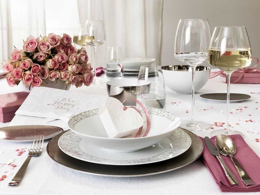 Wedding table set with Rosenthal TAC platin tableware in an elegant atmosphere