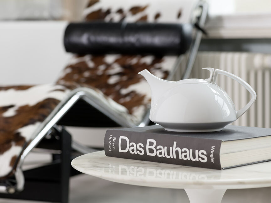 Rosenthal Studio-Line contemporary tableware designed by international creatives, integrated into refined modern interiors.