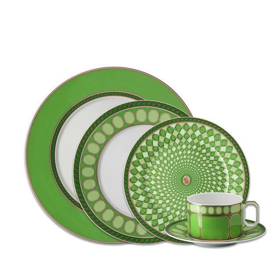Swarovski SIGNUM luxury porcelain dinnerware featuring Swarovski octagon details and hand-painted gold accents