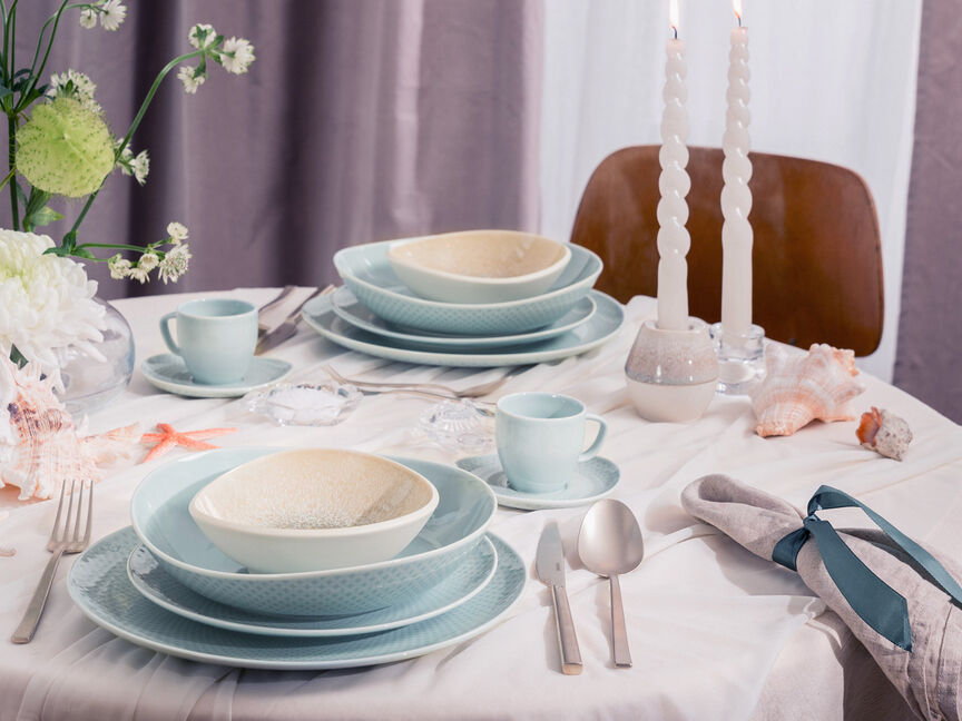 Wedding table set with Rosenthal Junto porcelain tableware in light blue and cream-color