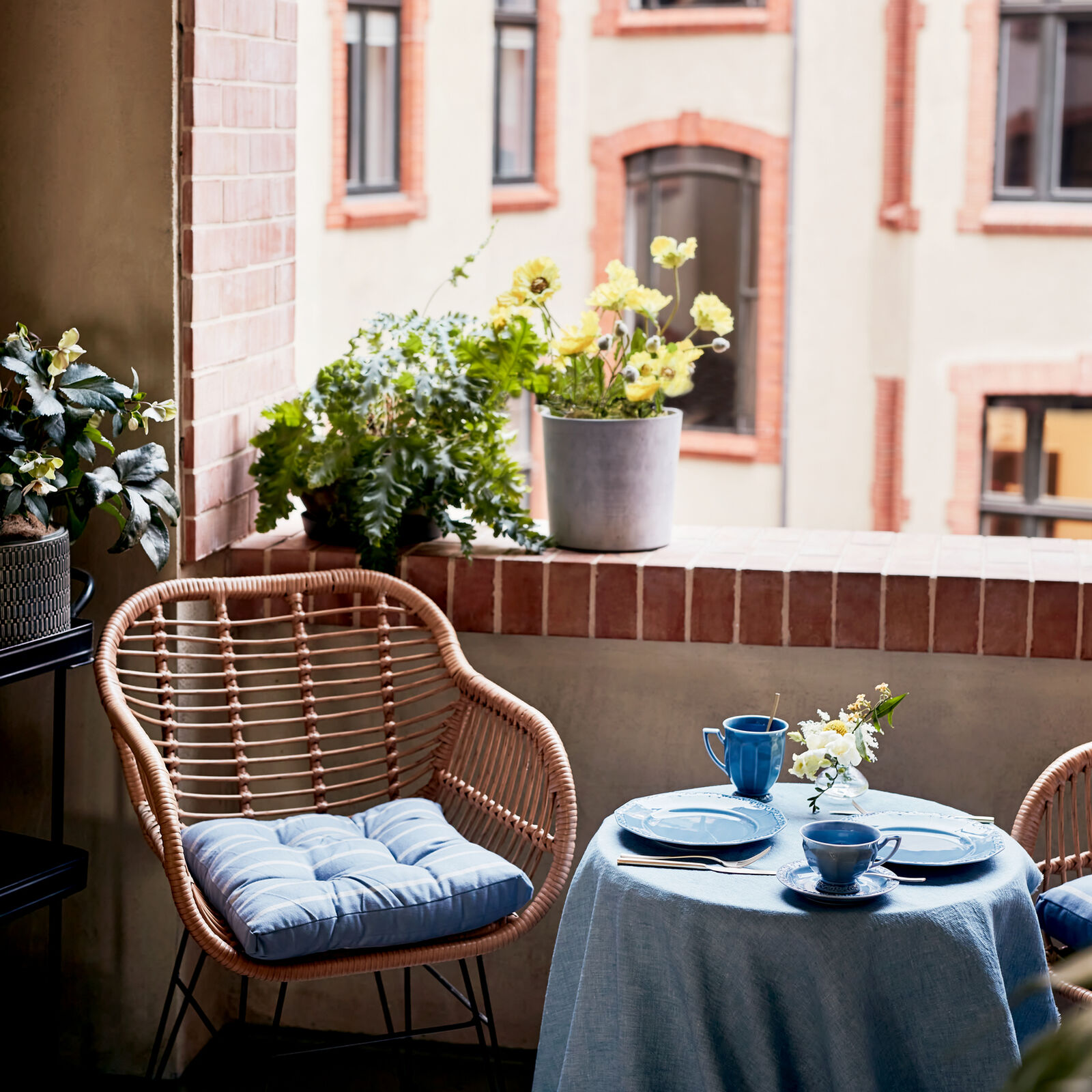 Mug with handle image number null