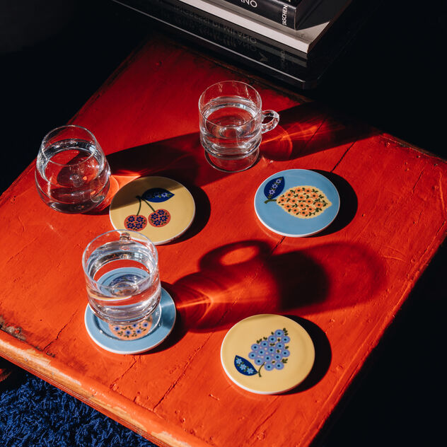 Set of 4 coasters (16 cm) from the Rosenthal Home Flower Farm collection. image number 1