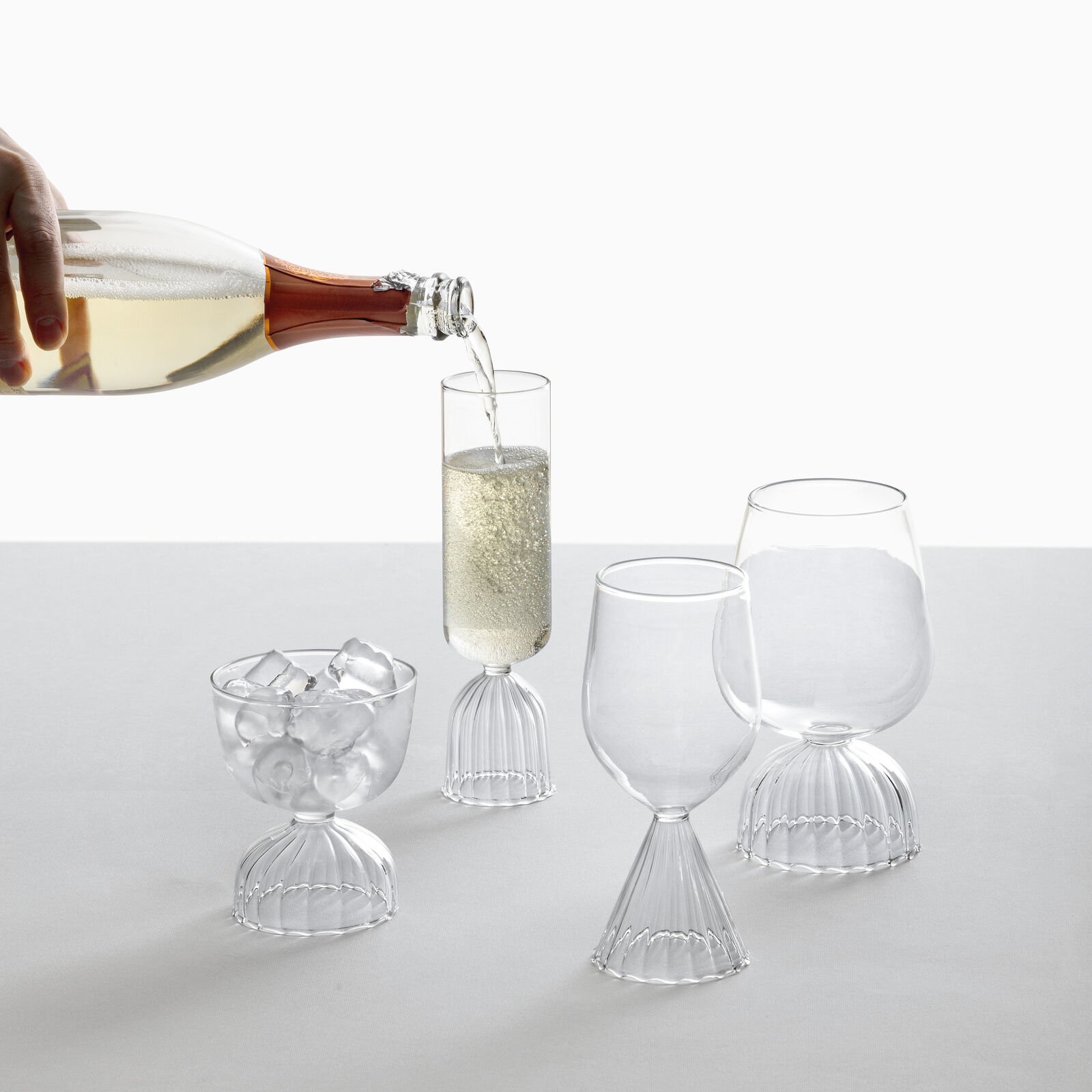 Red wine and White wine goblets set, 4 pieces image number null