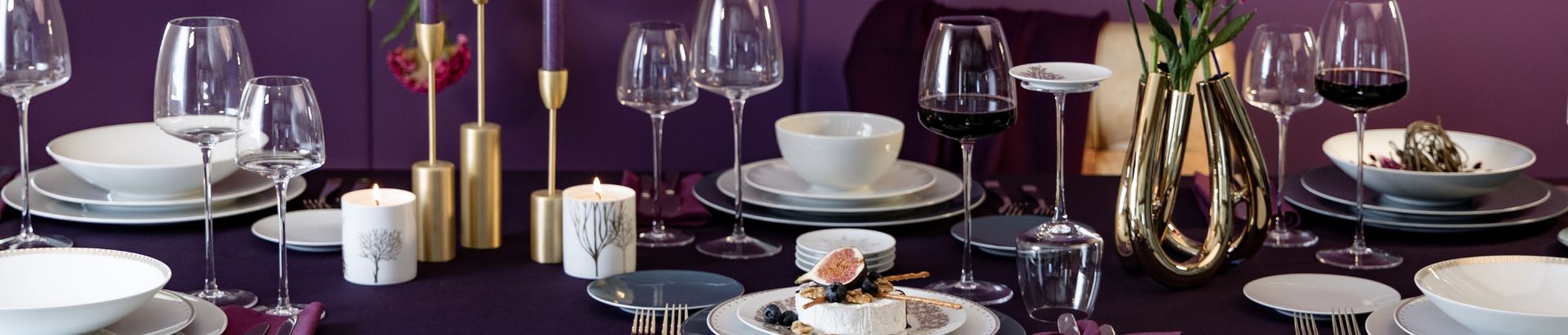 Holiday dinnerware