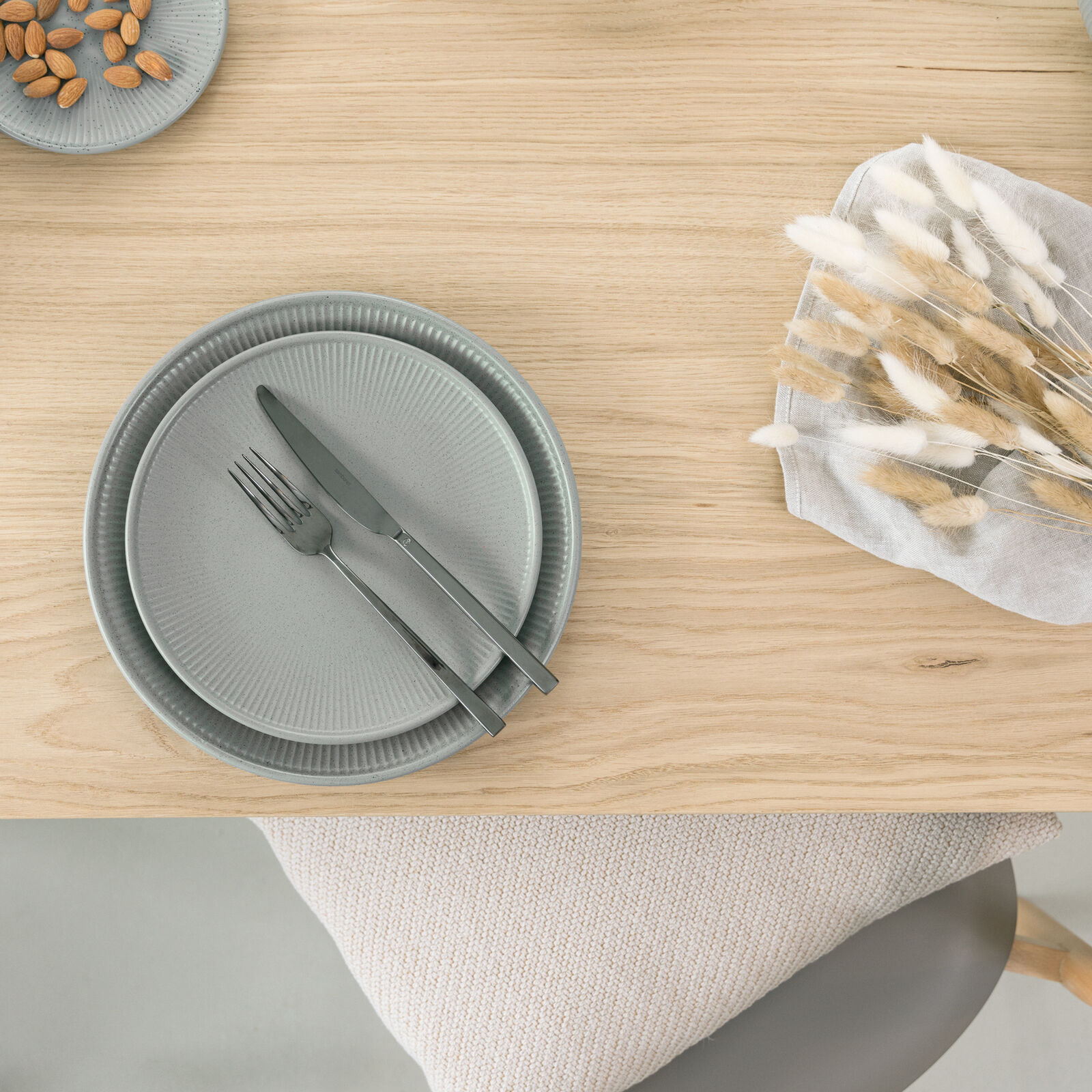 Dinner plate, 10 1/2 inch image number null