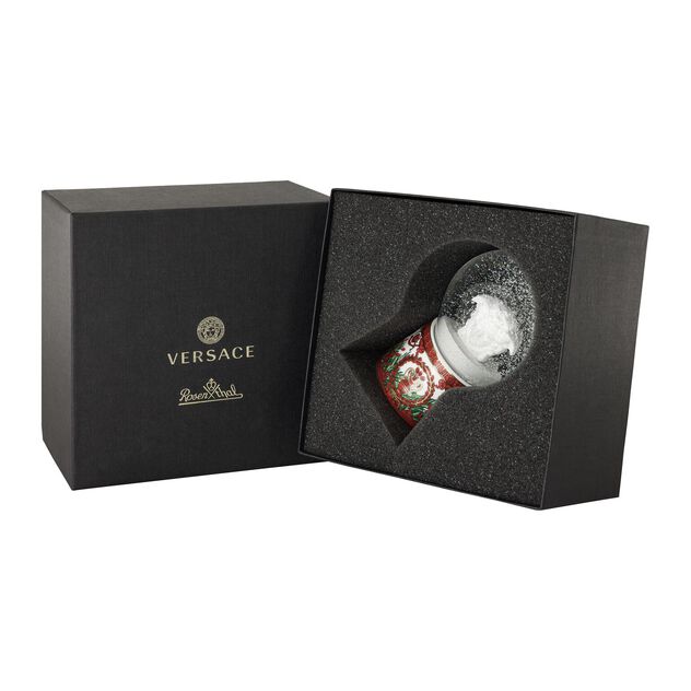 Glass sphere w. snow effect image number 2