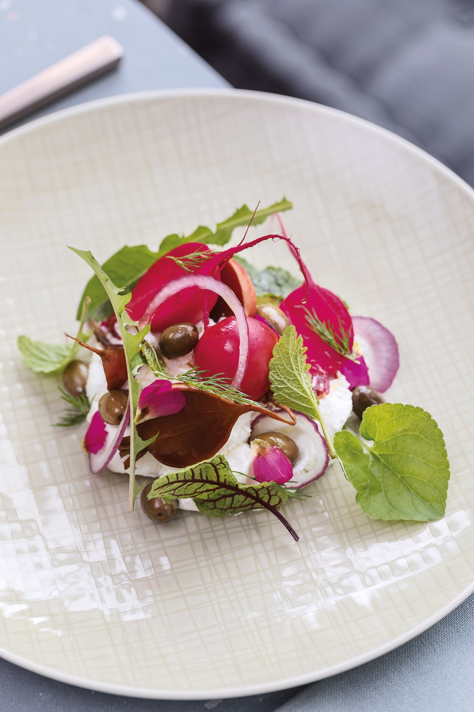 Rosenthal Mesh Cream plate with small salad