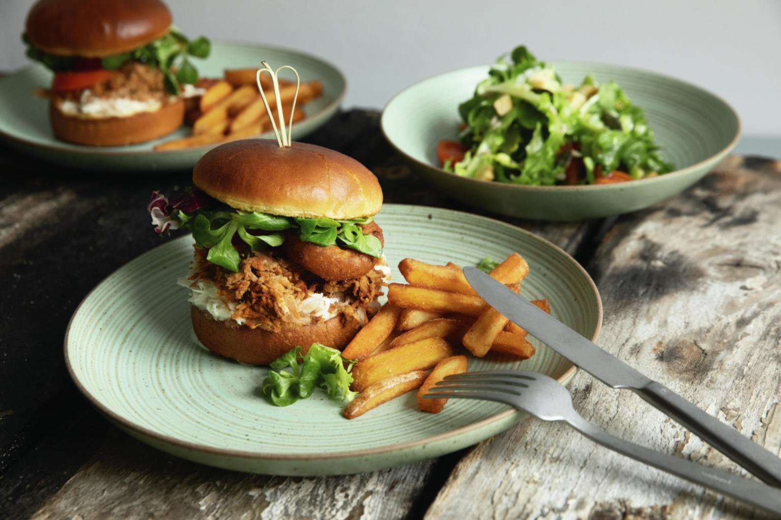 Thomas Nature Leaf plate with burger and french fries